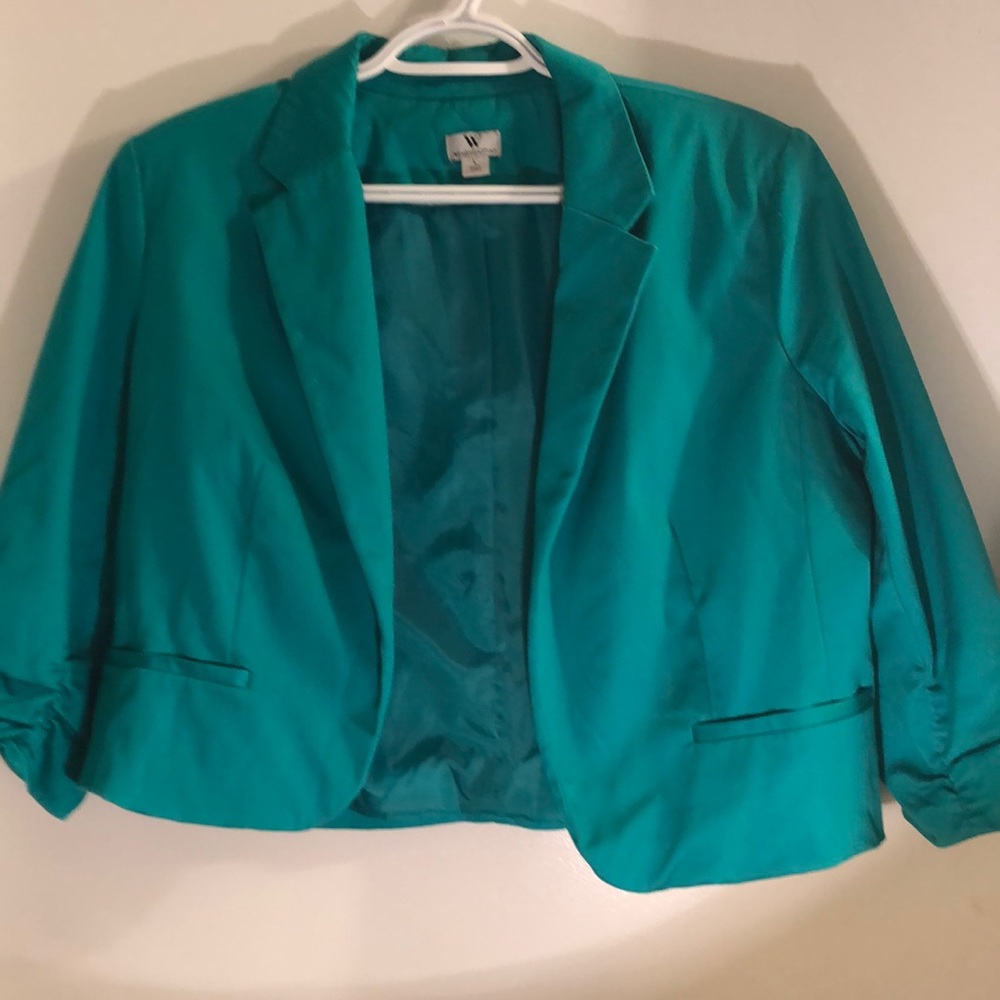 Cropped open blazer